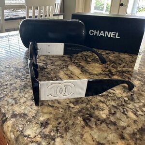 Chanel Monochrome Sunglasses with Iconic Logo